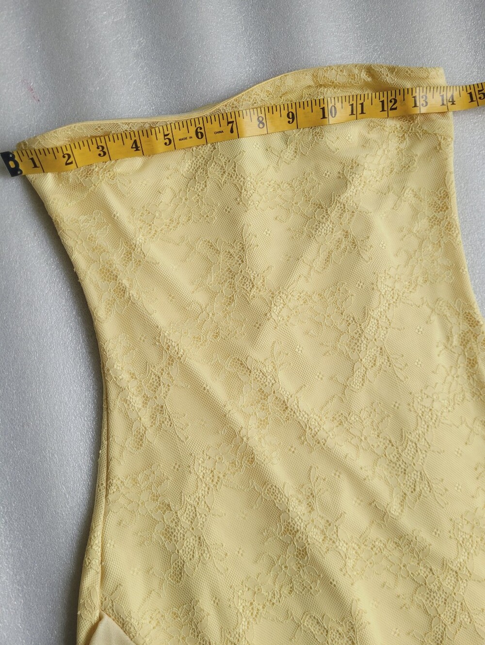 Tiger Mist Strapless Lace Dress Asymmetrical Ruffle Hem Pale Yellow - Picture 14 of 16